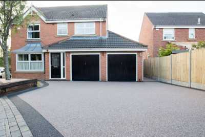 Resin Driveway with brick boarder