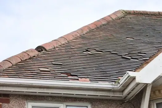 Roofing Problems - Broken Tiles